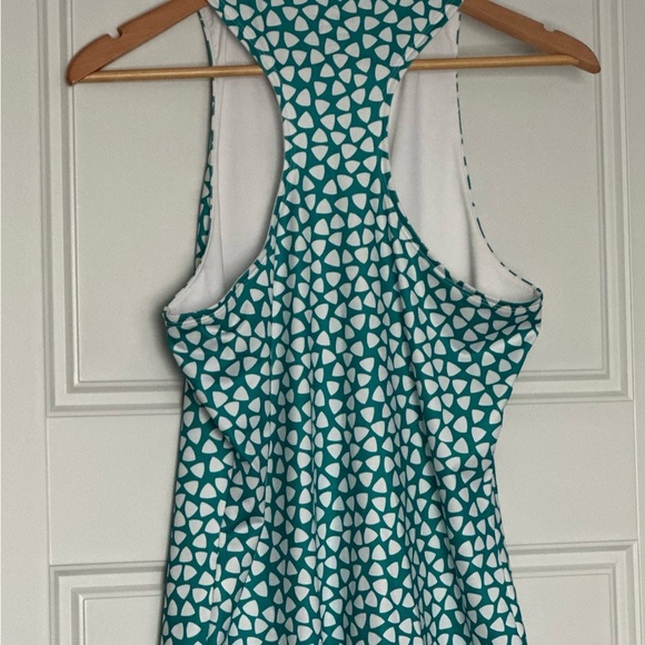 Nike Shirt Womens Medium Dri Fit V Neck Pure Tennis Tank Top Squash Pickleball - Picture 4 of 4